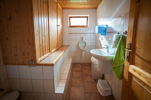 foto wc u společenské místnosti